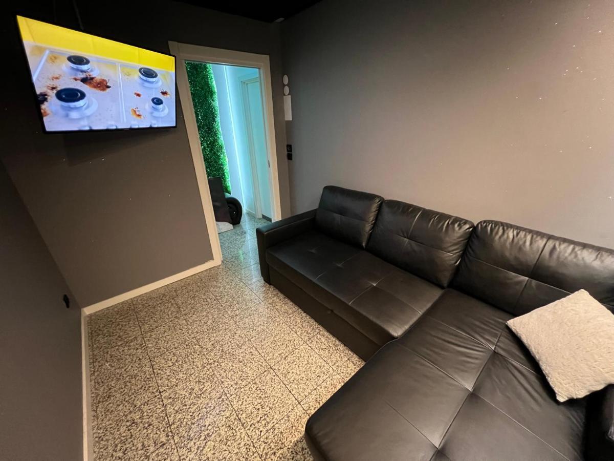 Modern Room With Indoor Shower Near The River - Quarto Moderno Com Duche Interior Proximo Da Ribeira 빌라노바데가이아 외부 사진