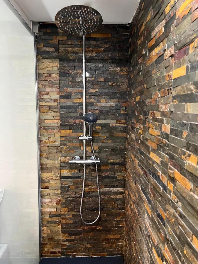 Modern Room With Indoor Shower Near The River - Quarto Moderno Com Duche Interior Proximo Da Ribeira 빌라노바데가이아 외부 사진