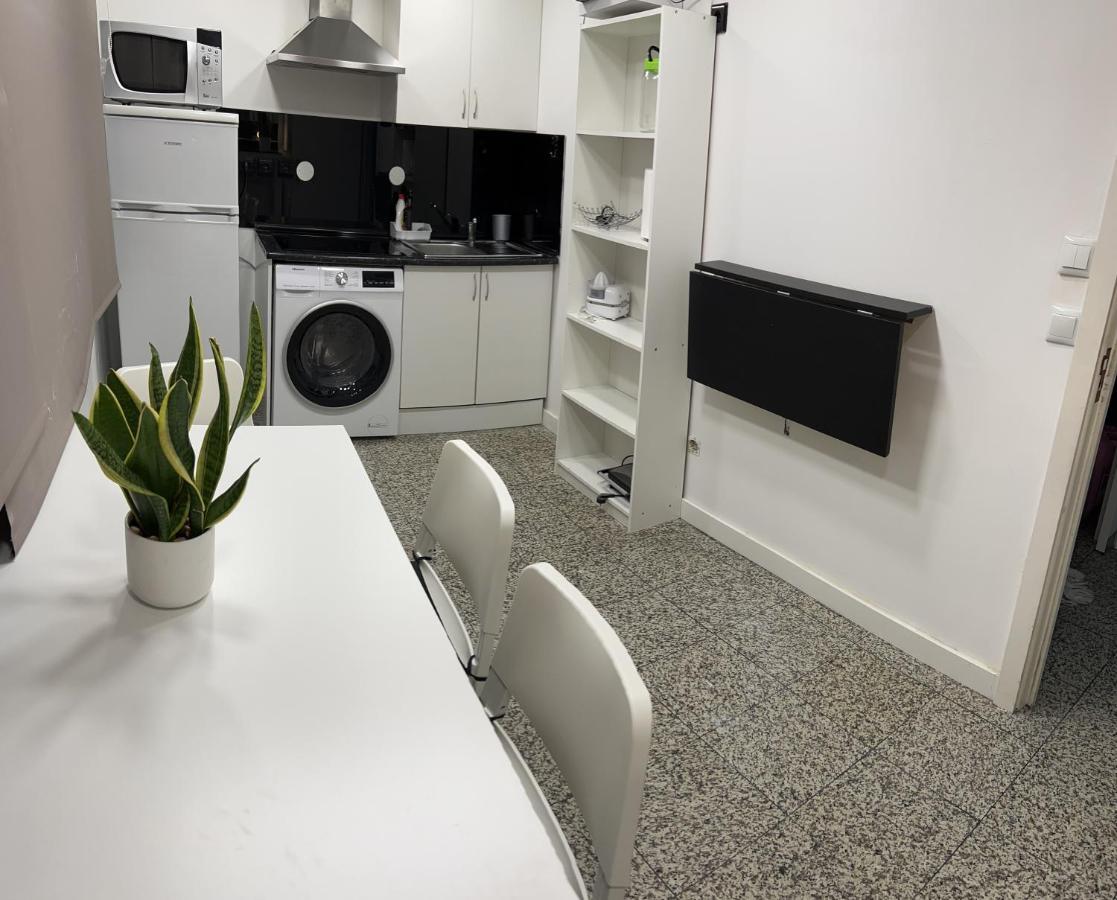 Modern Room With Indoor Shower Near The River - Quarto Moderno Com Duche Interior Proximo Da Ribeira 빌라노바데가이아 외부 사진