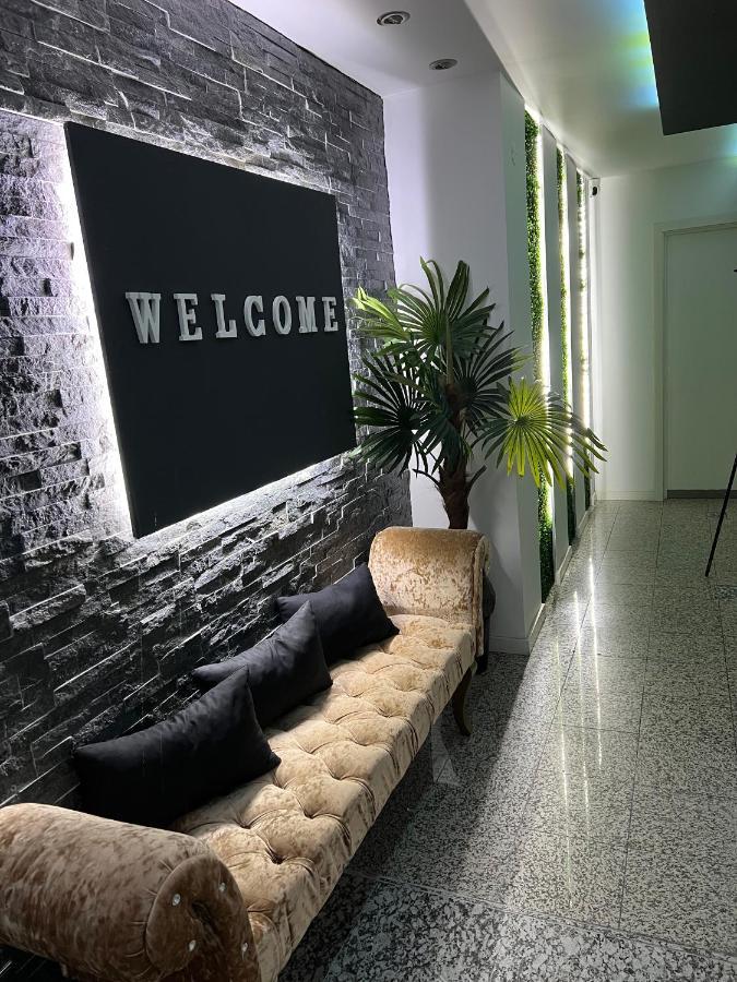 Modern Room With Indoor Shower Near The River - Quarto Moderno Com Duche Interior Proximo Da Ribeira 빌라노바데가이아 외부 사진